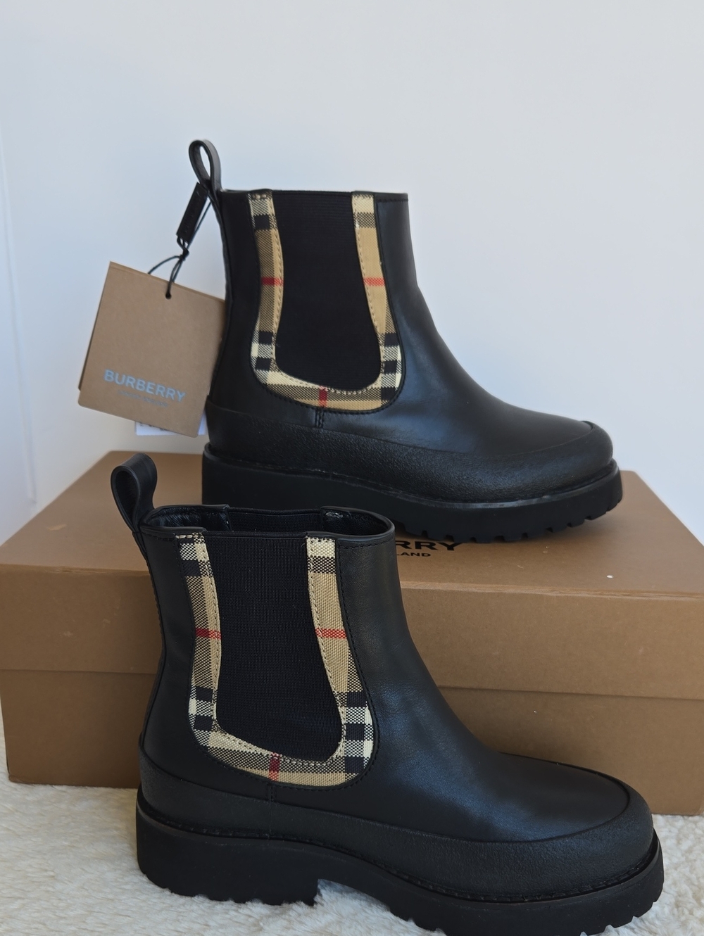 NWT Burberry Kids Vintage Check Detail Leather Chelsea Boots Black EU 32/ US 1 Y